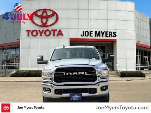 2024 RAM 3500 Big Horn Crew Cab 4x4 8' Box