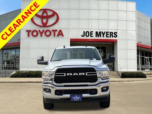 2024 RAM 3500 Big Horn Crew Cab 4x4 8' Box