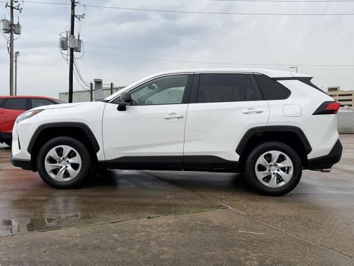Ice 2025 Toyota RAV4 LE