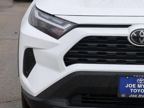 Ice 2025 Toyota RAV4 LE