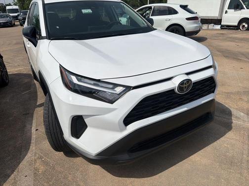 Ice 2025 Toyota RAV4 LE