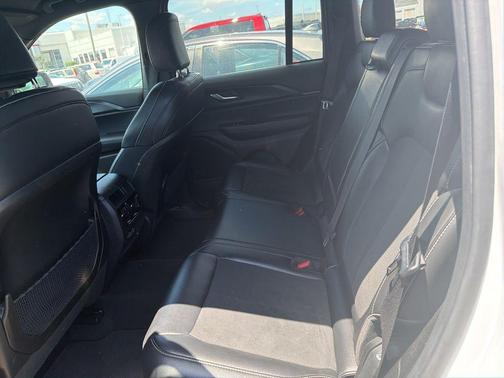 Bright White Clearcoat 2025 Jeep Grand Cherokee Altitude