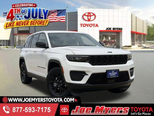 Bright White Clearcoat 2025 Jeep Grand Cherokee Altitude