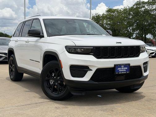 Bright White Clearcoat 2025 Jeep Grand Cherokee Altitude