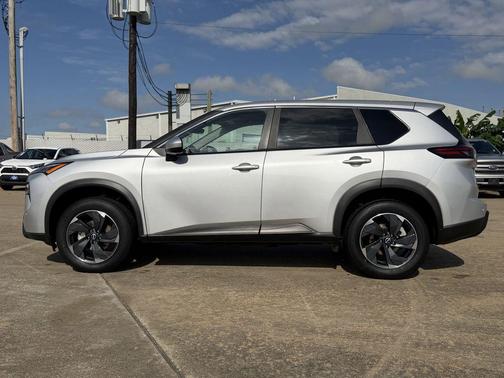 Brilliant Silver Metallic 2025 Nissan Rogue SV