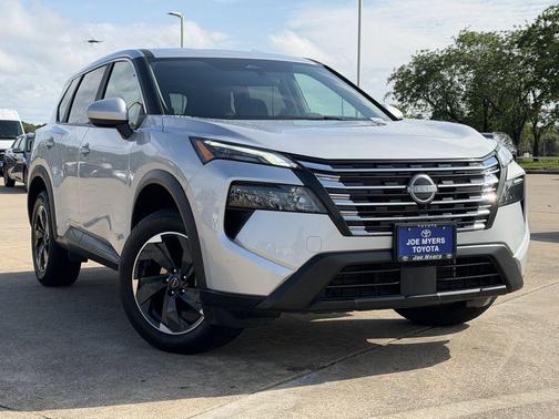 Brilliant Silver Metallic 2025 Nissan Rogue SV