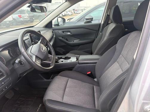 Brilliant Silver Metallic 2025 Nissan Rogue SV