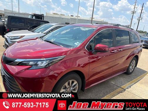 Ruby Flare Pearl 2025 Toyota Sienna XLE