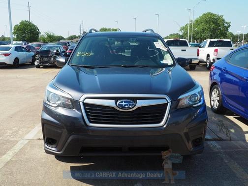 Photo 2 of 4 of 2019 Subaru Forester Premium