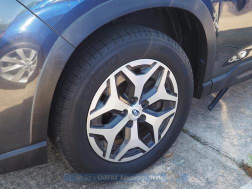 Photo 4 of 4 of 2019 Subaru Forester Premium