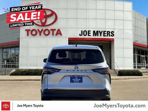 2024 Toyota Sienna LE