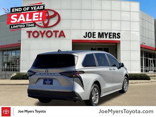2024 Toyota Sienna LE