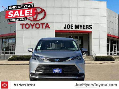 2024 Toyota Sienna LE