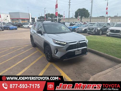 Silver Sky Metallic/Midnight Black Metallic 2025 Toyota RAV4 Hybrid SE