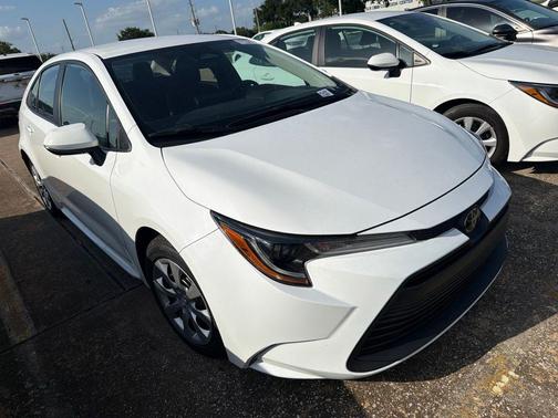 Ice 2025 Toyota Corolla LE