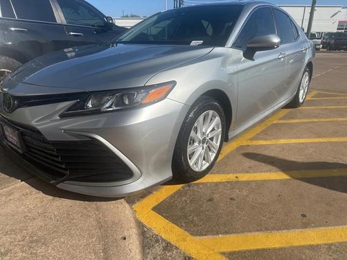 2024 Toyota Camry LE
