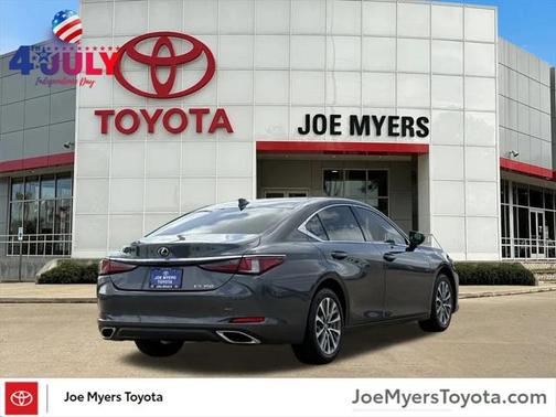 2022 Lexus ES 350 Base