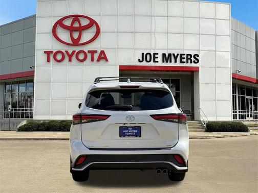 2023 Toyota Highlander XSE