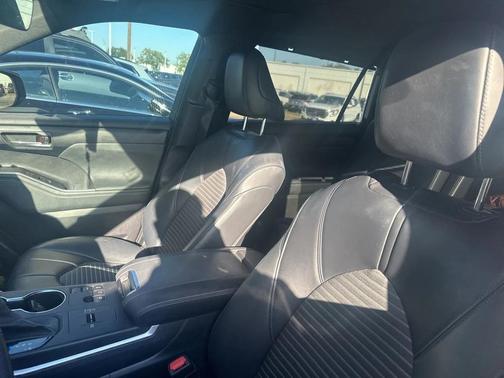 2023 Toyota Highlander XSE