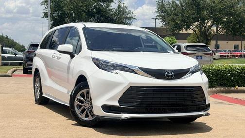 Ice 2026 Toyota Sienna LE