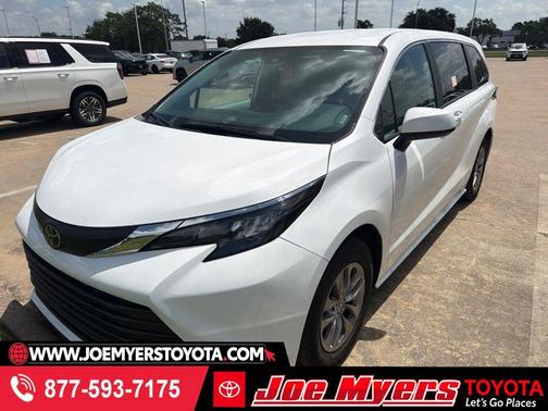 Ice 2026 Toyota Sienna LE