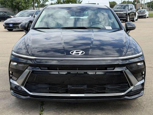 Abyss Black 2025 Hyundai SONATA SEL