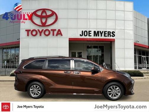 2021 Toyota Sienna XLE