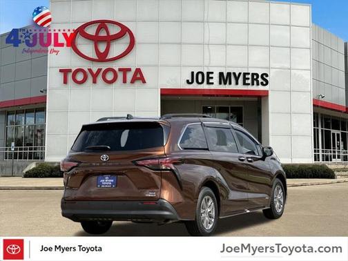 2021 Toyota Sienna XLE