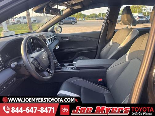 Black 2025 Toyota Camry SE