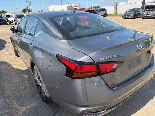 Gun Metallic 2025 Nissan Altima 2.5 SV