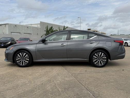 Gun Metallic 2025 Nissan Altima 2.5 SV