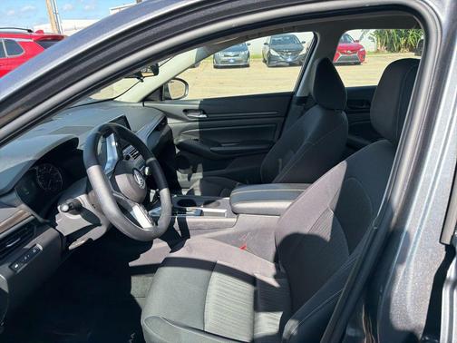 Gun Metallic 2025 Nissan Altima 2.5 SV