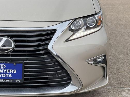 Cashmere Metallic 2018 Lexus ES 350 Base