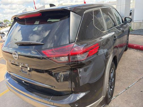 Super Black 2025 Nissan Rogue SV