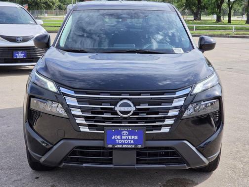 Super Black 2025 Nissan Rogue SV