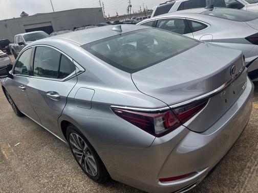 2024 Lexus ES 350 Base