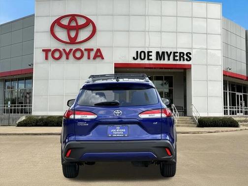 2025 Toyota Corolla Cross LE