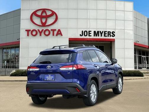 2025 Toyota Corolla Cross LE