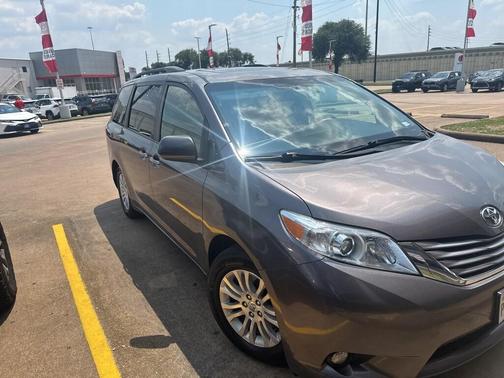 2015 Toyota Sienna XLE