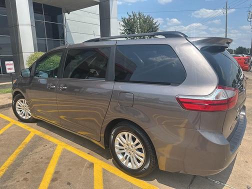 2015 Toyota Sienna XLE