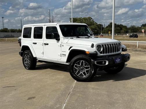 2024 Jeep Wrangler 4-Door Sahara 4x4