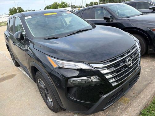 Super Black 2025 Nissan Rogue SV