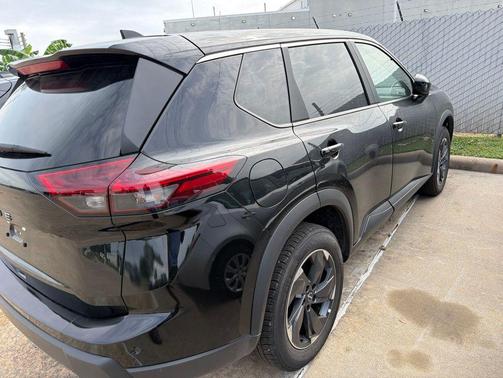 Super Black 2025 Nissan Rogue SV