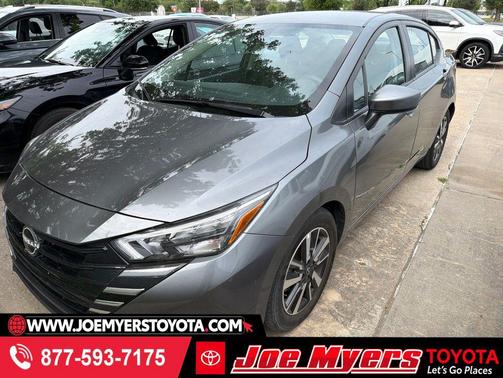 Gun Metallic 2025 Nissan Versa 1.6 SV