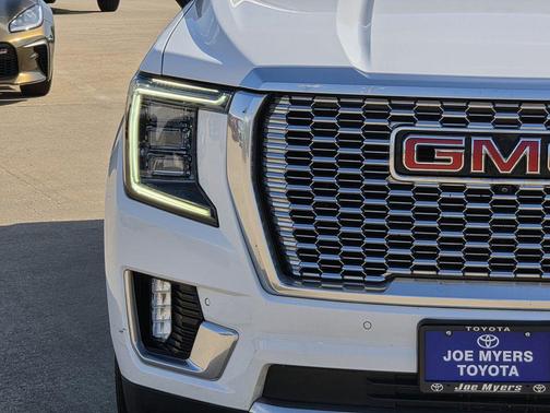 Summit White 2022 GMC Yukon XL Denali