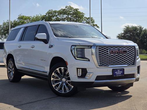 Summit White 2022 GMC Yukon XL Denali