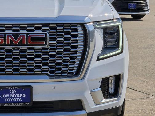 Summit White 2022 GMC Yukon XL Denali