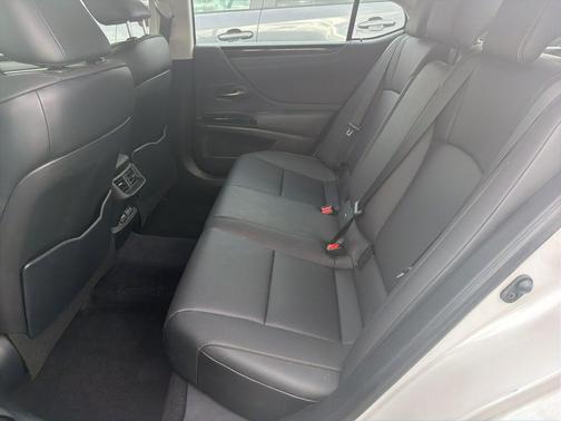 White Pearl 2024 Lexus ES 350 Base