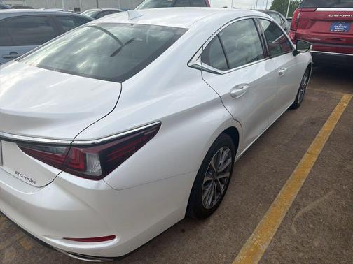 White Pearl 2024 Lexus ES 350 Base