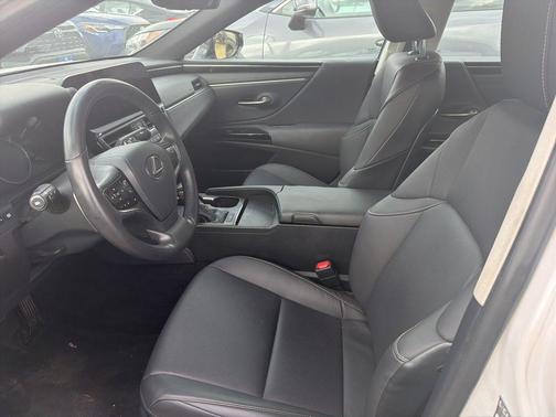 White Pearl 2024 Lexus ES 350 Base